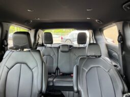 Chrysler Pacifica full