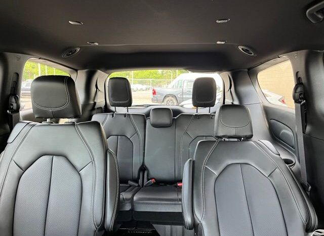 
 Chrysler Pacifica full									
