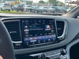 Chrysler Pacifica full