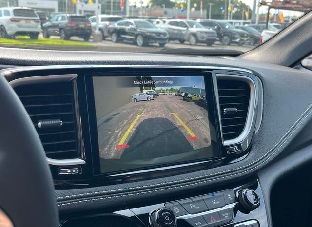 
 Chrysler Pacifica full									