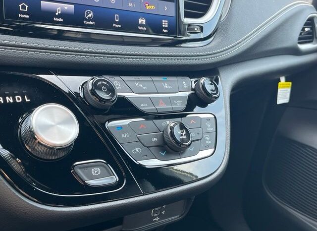 
 Chrysler Pacifica full									