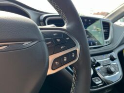 Chrysler Pacifica full