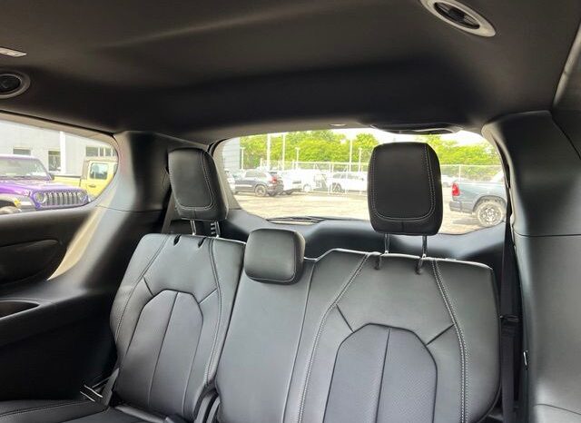 
 Chrysler Pacifica full									