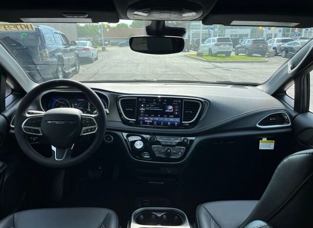 
 Chrysler Pacifica full									