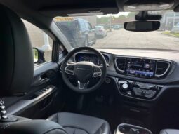 Chrysler Pacifica full