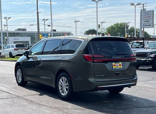 
 Chrysler Pacifica full									