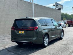 Chrysler Pacifica full