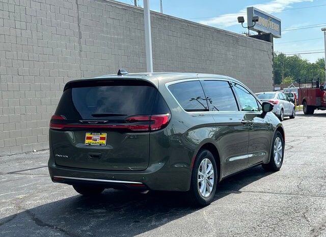 
 Chrysler Pacifica full									