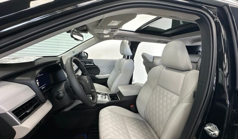 
 Mitsubishi Outlander PHEV full									