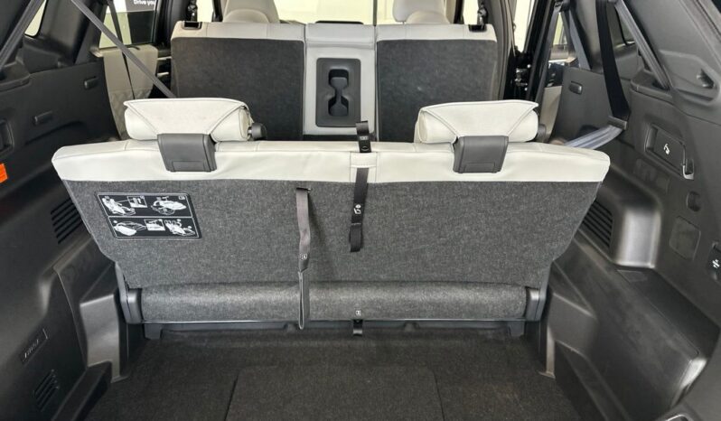 
 Mitsubishi Outlander PHEV full									