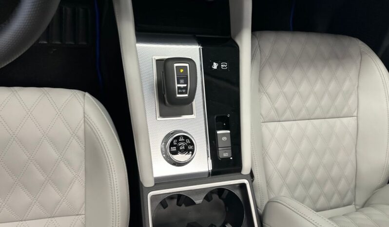 
 Mitsubishi Outlander PHEV full									