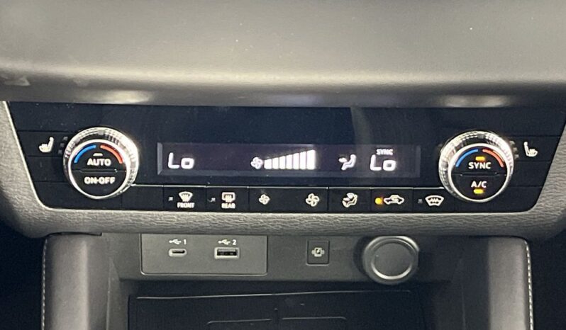 
 Mitsubishi Outlander PHEV full									