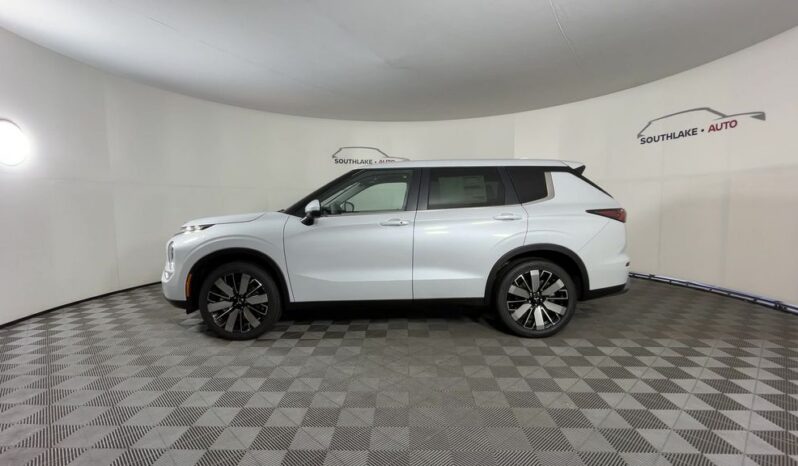 
 Mitsubishi Outlander full									