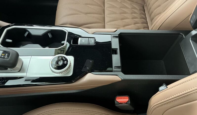 
 Mitsubishi Outlander full									