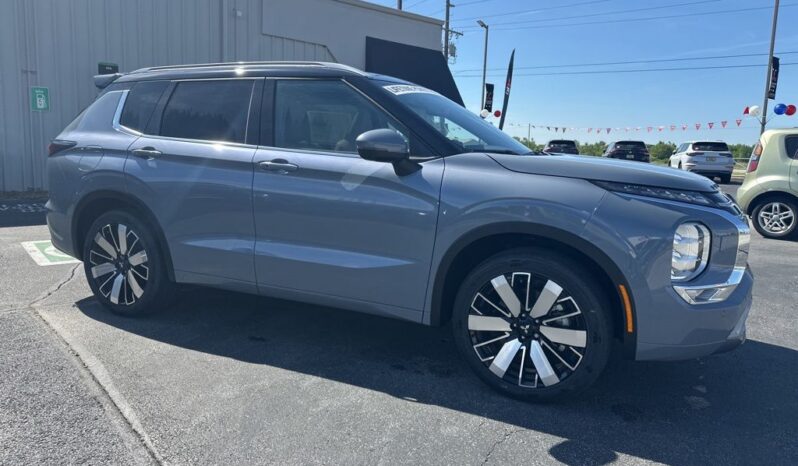 
 Mitsubishi Outlander full									