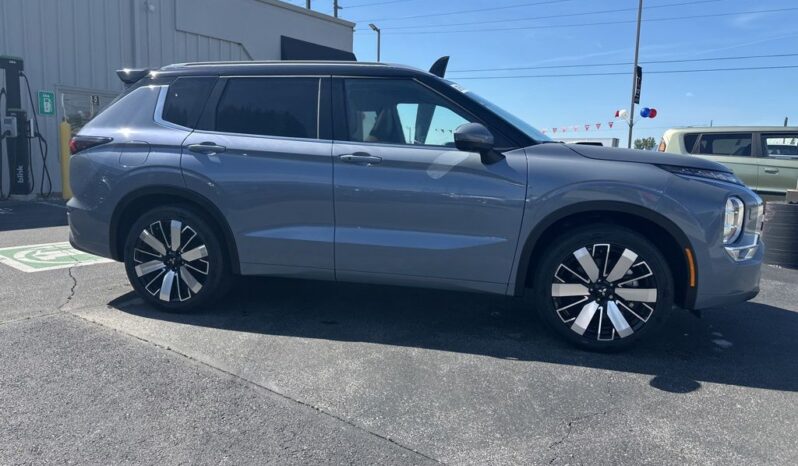 
 Mitsubishi Outlander full									