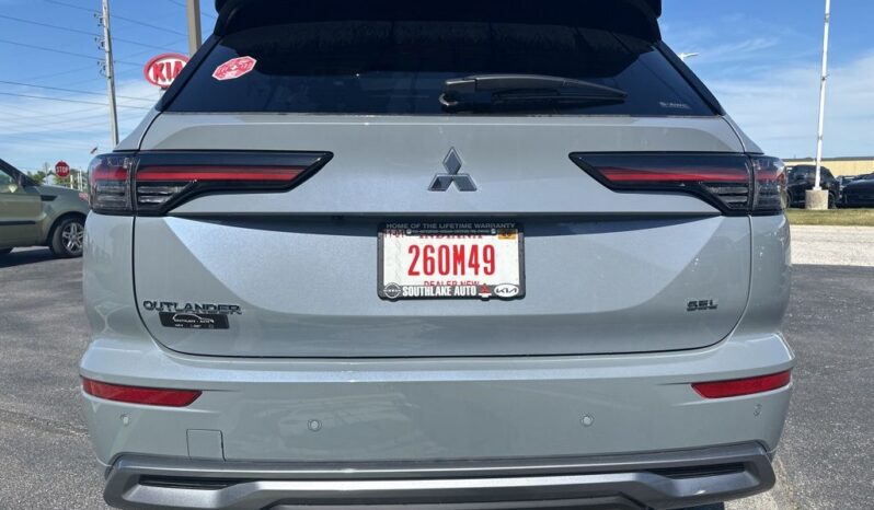 
 Mitsubishi Outlander full									