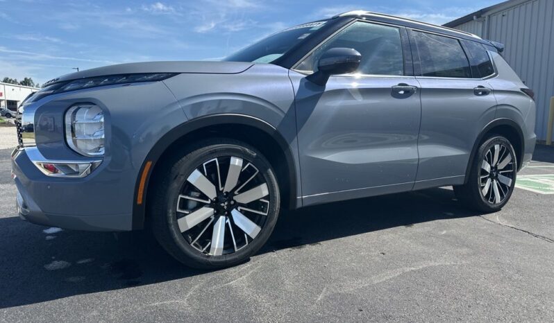 
 Mitsubishi Outlander full									