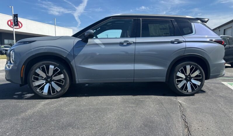 
 Mitsubishi Outlander full									