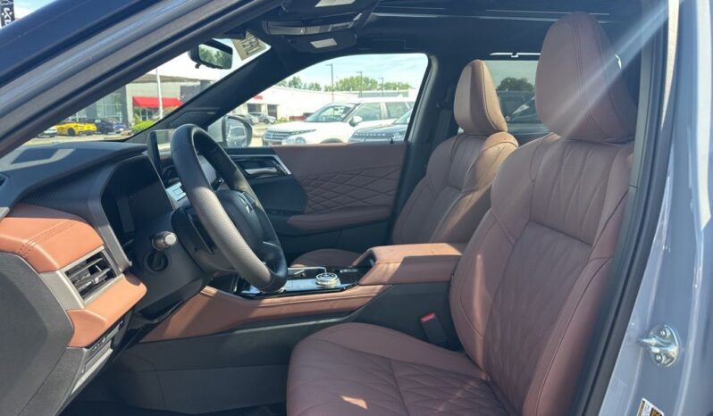 
 Mitsubishi Outlander full									