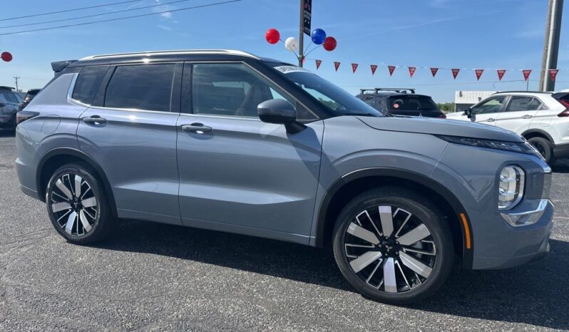 
 Mitsubishi Outlander full									