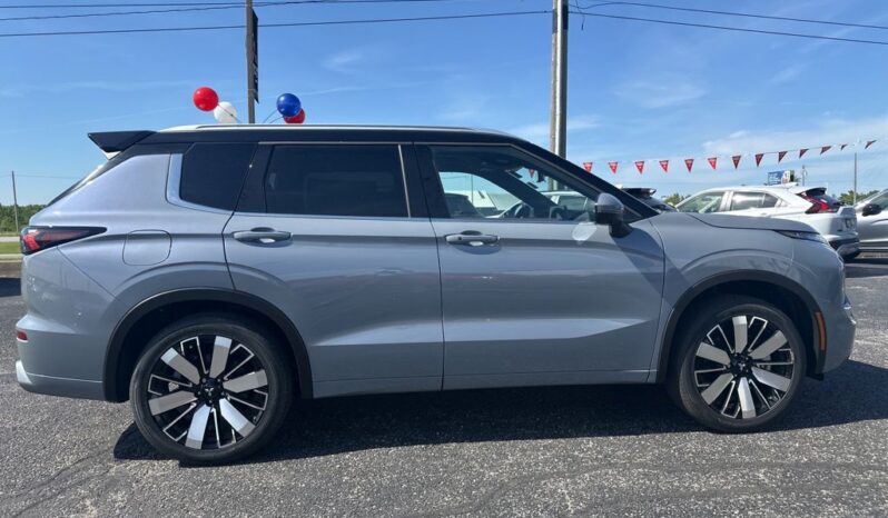 
 Mitsubishi Outlander full									