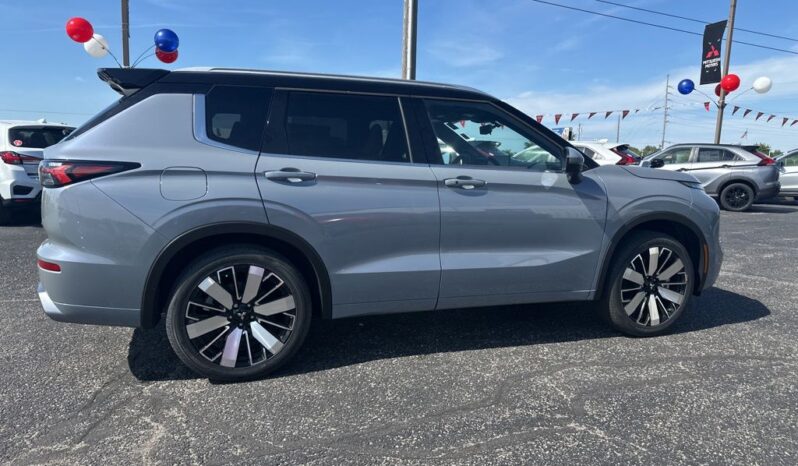 
 Mitsubishi Outlander full									