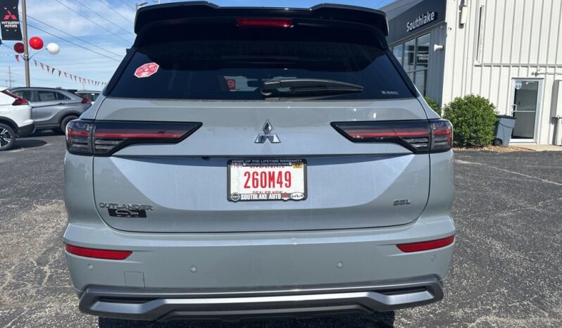 
 Mitsubishi Outlander full									