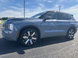 
 Mitsubishi Outlander full									