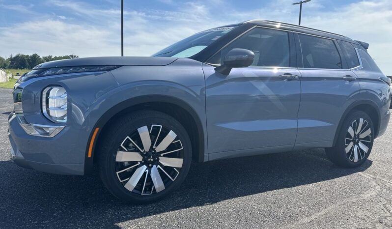 
 Mitsubishi Outlander full									