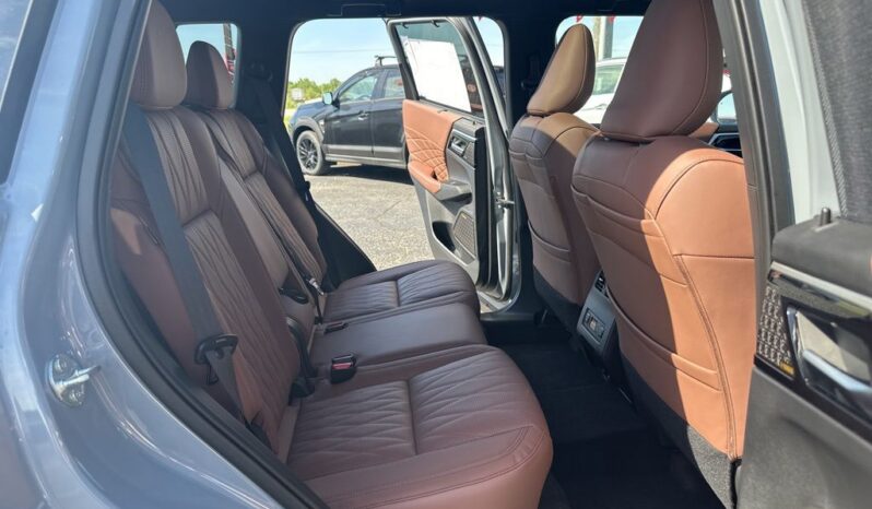 
 Mitsubishi Outlander full									