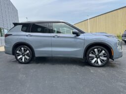 
 Mitsubishi Outlander full									