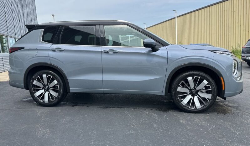 
 Mitsubishi Outlander full									