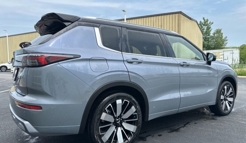
 Mitsubishi Outlander full									