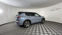 
 Mitsubishi Outlander full									