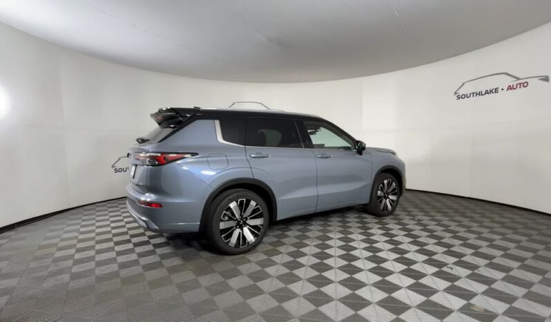 
 Mitsubishi Outlander full									