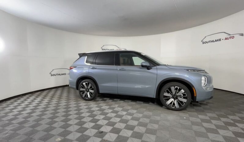 
 Mitsubishi Outlander full									