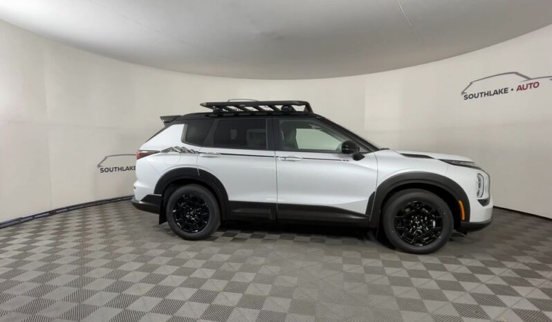 
 Mitsubishi Outlander full									