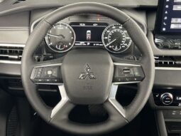Mitsubishi Outlander full