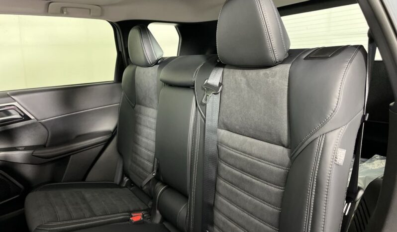 
 Mitsubishi Outlander full									