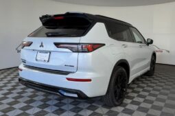 
 Mitsubishi Outlander full									