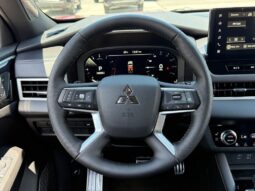 
 Mitsubishi Outlander full									