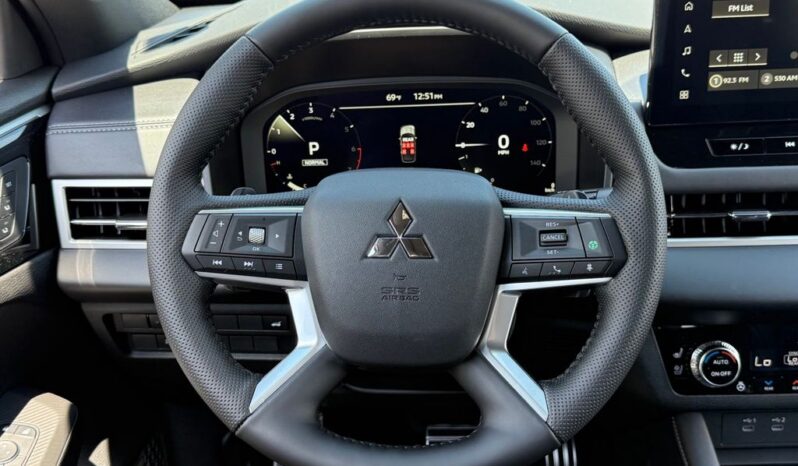 
 Mitsubishi Outlander full									