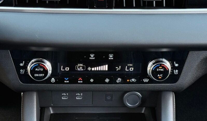 
 Mitsubishi Outlander full									