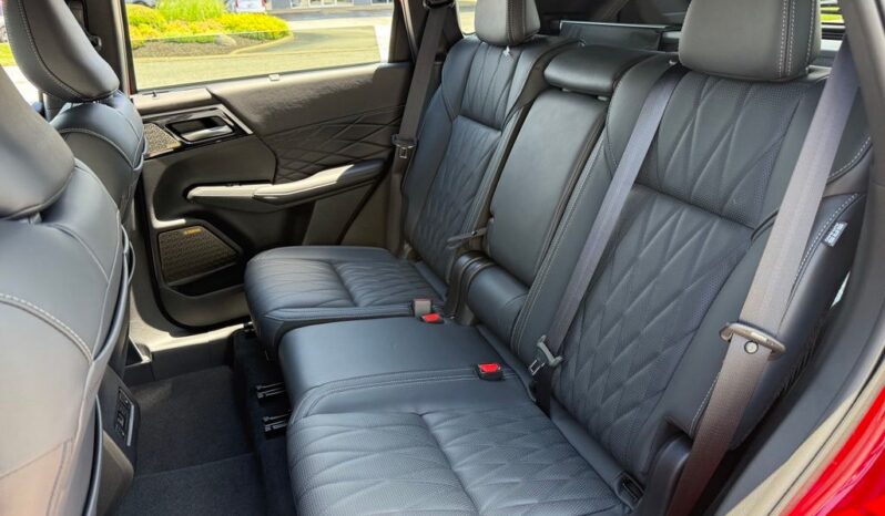 
 Mitsubishi Outlander full									