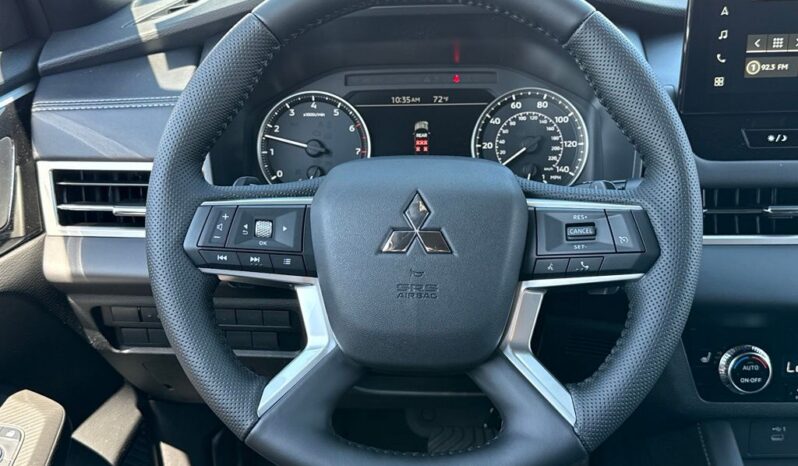 
 Mitsubishi Outlander full									