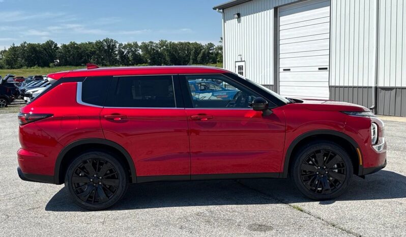 
 Mitsubishi Outlander full									