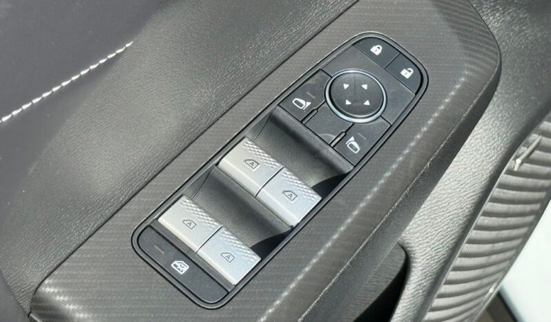
								Mitsubishi Outlander full									