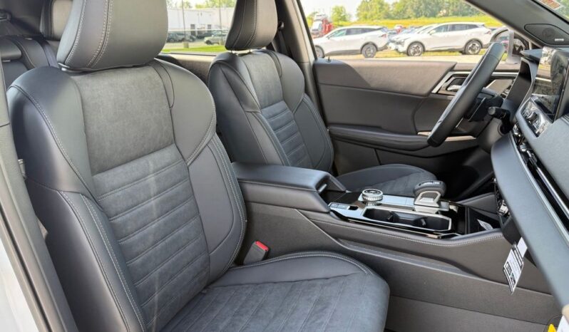 
								Mitsubishi Outlander full									