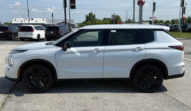 
								Mitsubishi Outlander full									